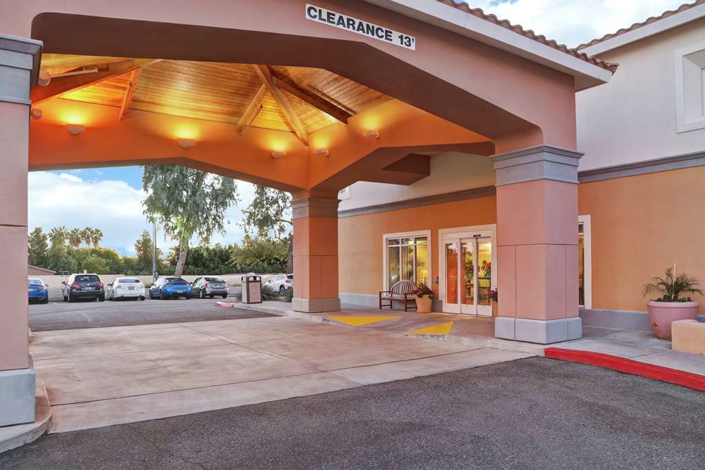 Homewood Suites Phoenix-Scottsdale Exterior photo